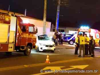 Homem morre após colisão contra poste, em Blumenau - Jornal de Pomerode