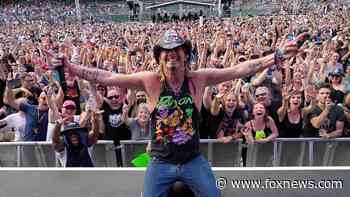 Bret Michaels performs after hospitalization: 'Florida fans in the pouring rain rocked my world'