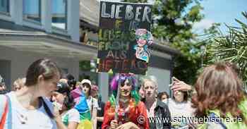 CSD 2022: Tausend Menschen ziehen von Ravensburg nach Weingarten - Schwäbische