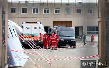 Carceri: morto in rivolta a Modena, salma ritorna in Tunisia - Sky Tg24