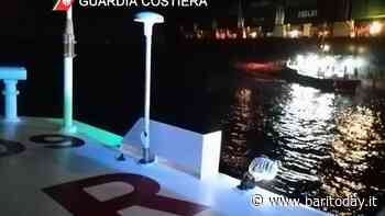 Fiamme sulla nave portacontainer al largo di Bari: imbarcazione dirottata nel porto di Brindisi - BariToday