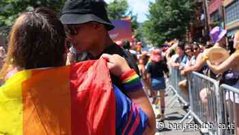 Bari, la mamma di un 13enne trangender: "Isolato e offeso, la scuola non supporta mio figlio. Lui è forte per… - La Repubblica