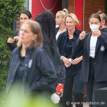 «Totale Vorfreude» und Respekt: DFB-Frauen starten EM-Reise - radiobonn.de