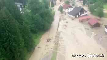 Naturkatastrophe in Österreich: Erst Sturm und Regen, dann Wasser und Schlamm - DER SPIEGEL