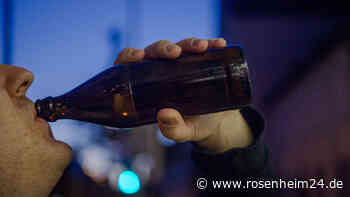 Schonstetter (21) schlägt Aiblinger (49) mit Glasflasche auf Kopf – und beleidigt Polizisten rassistisch