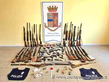 "Strigliata" ai possessori di armi: 40 denunce e sequestri a Crotone - Corriere della Calabria