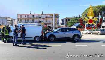 Statale 106 - Tamponamento alle porte di Crotone: coinvolte nell’incidente tre auto - LaC news24
