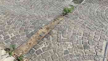 Crotone, una città con grate "fantasma" ~ CrotoneOk.it - CrotoneOK.it