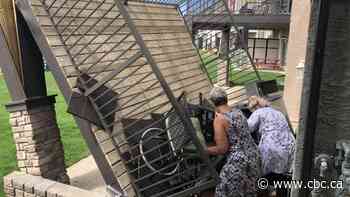 Regina couple injured in deck collapse wants builder, developer to take responsibility