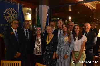 Alba, si chiude l'anno rotariano, passaggio del collare alla neo Presidente Piera Arata (fotogallery) - Il Corriere di Alba, Bra, Langhe e Roero