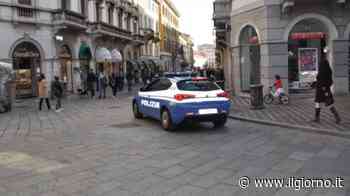 Monza, agenti salvano 76enne colto da malore in strada con un massaggio cardiaco - IL GIORNO