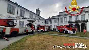 Incendio nel parco di Monza, vigili del fuoco in Villa Mirabello - MonzaToday