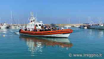 Roccella, sesto sbarco di migranti in sette giorni: a bordo anche 2 neonati - Il Reggino