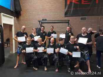 Negen leerlingen en instructeurs Real Krav Maga halen diploma - Sliedrecht24