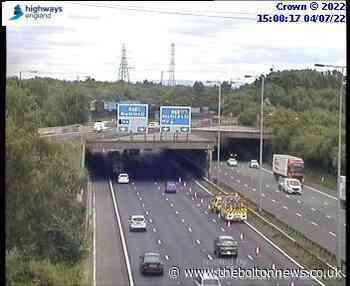 M61 near Bolton - 4 taken to hospital after car fire