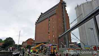 Silo-Brand auf Fehmarn: Hafen in Burgstaaken muss evakuiert werden - Lübecker Nachrichten