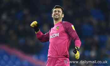 Chelsea goalkeeper Nathan Baxter rejoins Hull City on a season-long loan deal with an option to buy