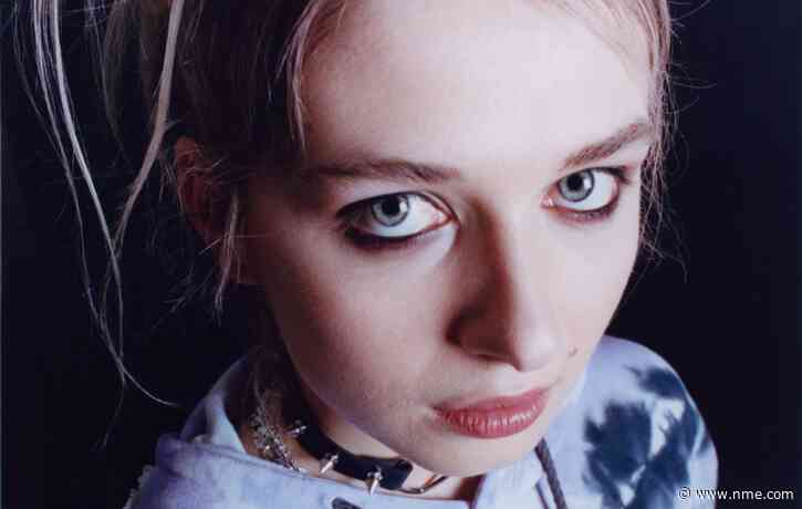 Listen to Baby Queen’s “liberating” new song ‘Nobody Really Cares’