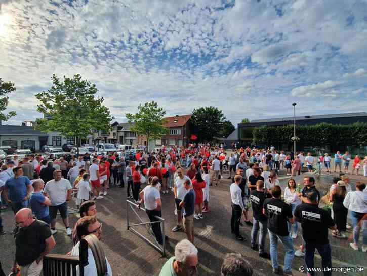 Na fatale gijzeling Merksplas: honderden deelnemers aan witte mars voor omgebrachte Jarne (19) - De Morgen