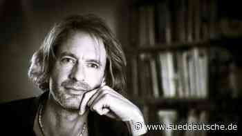 Dachau: Neues Buch von Florian Göttler widmet sich dem Fußball - Süddeutsche Zeitung - SZ.de