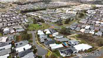 ACT house prices are 'flattening out' as auction clearance rates hit lowest level since 2020