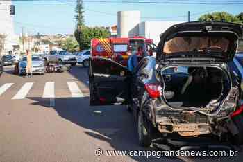 Acidente em cruzamento com semáforo desligado envolve 5 veículos - Campo Grande News