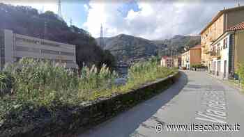 Genova, due camion si incastrano a Voltri: circolazione bloccata in via delle Fabbriche - Il Secolo XIX