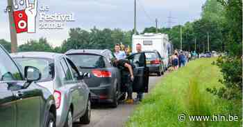 Festivalgangers verlaten Werchter: moeizaam verkeer in de straten van Rotselaar en Haacht - Het Laatste Nieuws