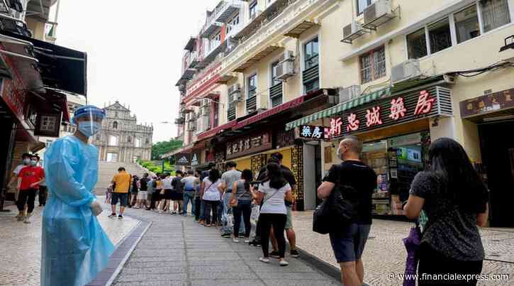 Macau COVID outbreak hits more than 900 as infections spread