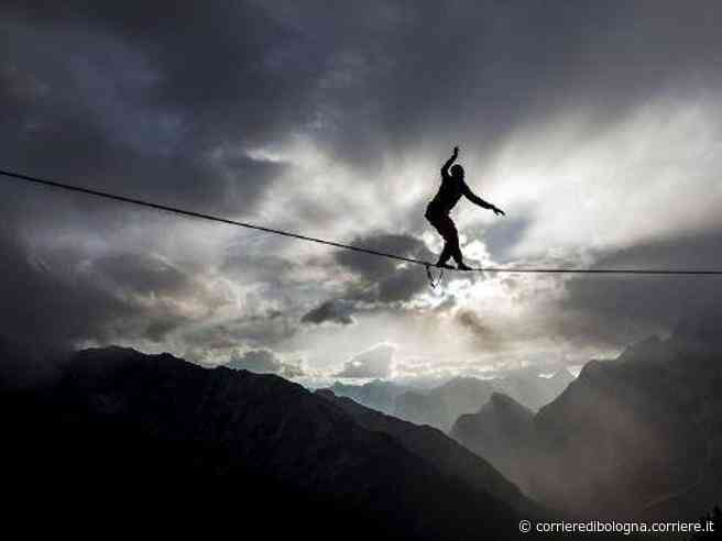 Incidente highline Denti della Sega di Ala (Trento): Mustafa Kia muore dopo impatto con la roccia - Corriere della Sera