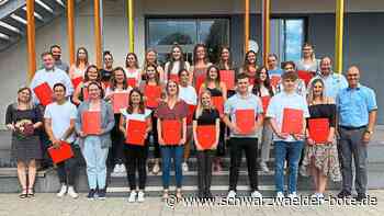 Bildung in Schramberg - Kaufmännische Auszubildende verabschiedet - Schwarzwälder Bote