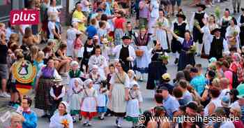 Tausende säumen den Festzug in Gladenbach - Mittelhessen