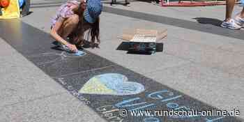 Am Kölner Roncalliplatz: Geflüchtete Kinder aus der Ukraine senden Friedensbotschaften - Kölnische Rundschau
