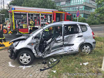Crash in Haan: 90-Jähriger missachtete wohl Verkehrsregeln - Super Tipp