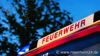 Feuerwehreinsätze in Rosenheim: Brand in Lagerhalle und Flammen in Küche