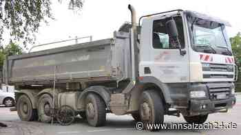 Lkw erfasst Radfahrerin: Frau nach lebensgefährlicher Verletzung stabil