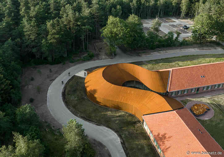 Vom Flüchtlingslager zum Museum
 - Anbau von BIG an der dänischen Nordseeküste