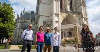 Miniatuurversie Sint-Rombouts van leerlingen TSM krijgt plek in kathedraal - Het Laatste Nieuws