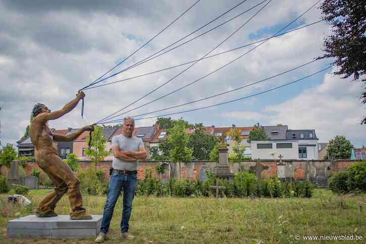 Na de ballon, krijgt opnieuw een beeld van Danny Tulkens tweede leven: “Op de stadsbegraafplaats krijgt het een heel symbolische betekenis”