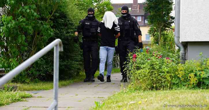 Hunderte Beamte europaweit im Einsatz gegen Schleuserbanden