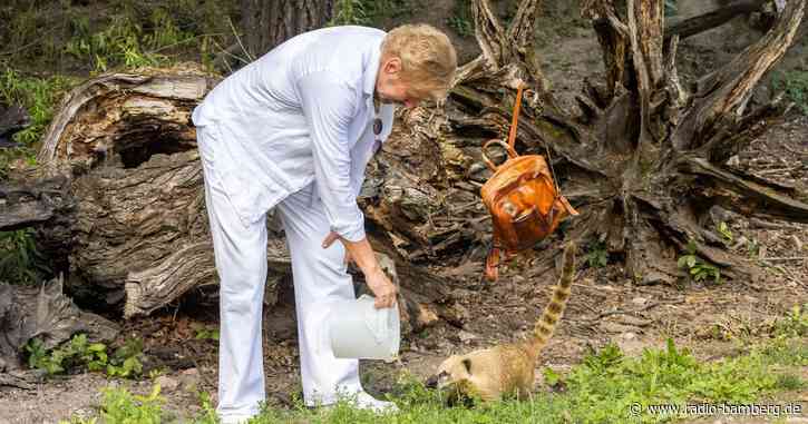 Gottschalk und Elstner mit Kindern im Zoo