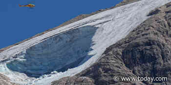 Alpine glacier chunk detaches, killing at least 6 hikers