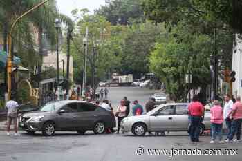 Protestan jubilados del ayuntamiento de Cuernavaca - jornada.com.mx