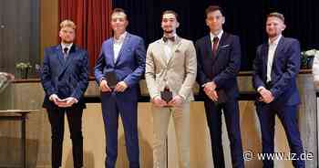 70 Abiturienten der Geschwister-Scholl-Gesamtschule feierlich entlassen - Lippische Landes-Zeitung