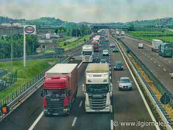 Caos sulla A21: code e chiusure dopo uno scontro tra tir