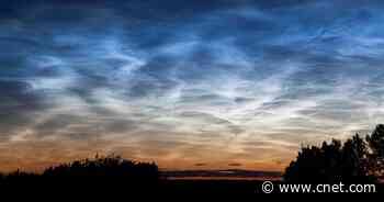 These Mesmerizing Clouds Are at a 15-Year High, and SpaceX May Be the Reason     - CNET