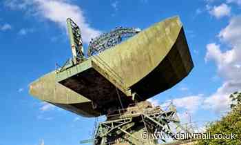 'Hunt UFOs": Millionaire asks public what to do with his newly purchased Cold War era radar system