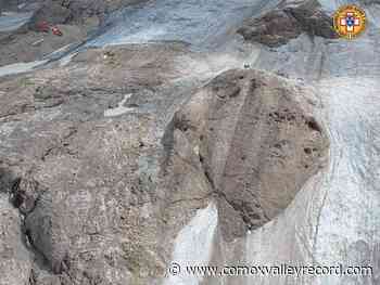 Alpine glacier chunk detaches, killing at least 6 hikers in Italy - Comox Valley Record