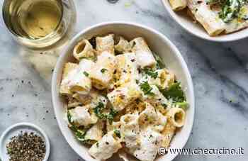 Pasta con crema di melanzane e noci, un gusto avvolgente da creare in pochi minuti - CheCucino.it
