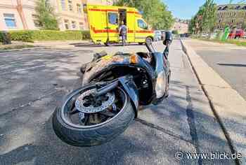 Verkehrscrash: Motorradfahrer überschlägt sich und stürzt auf die Straße | blick.de - Chemnitz - Blick.de
